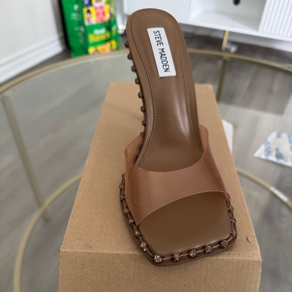 New in the box steve madden 8.5 - Picture 1 of 1